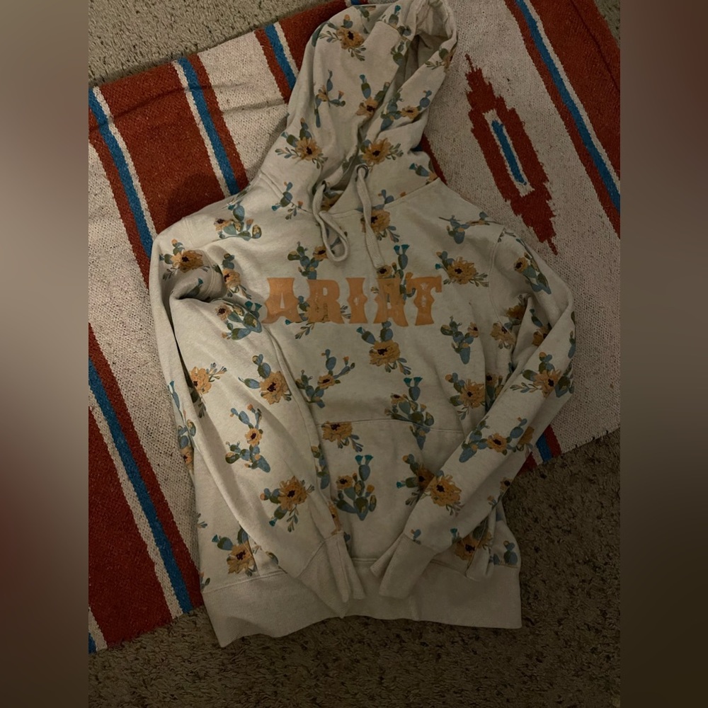 Ariat Sweatshirt- like new!
